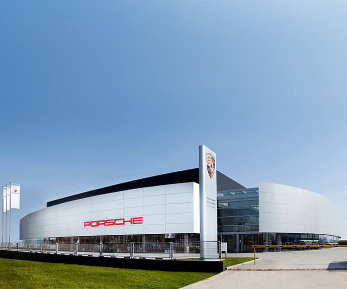 保时捷展厅体验包装原创设计